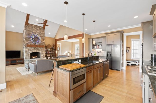 539 Cliffs Vista Parkway plus Lot 4-6, Six Mile, SC 29682