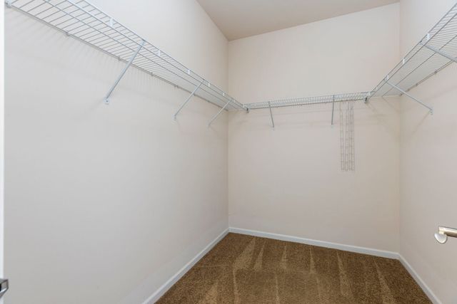 16605 S Fox Run Circle, Plainfield, IL 60586