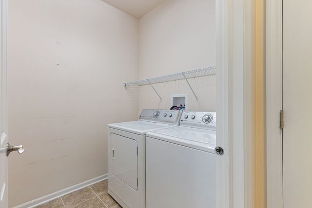 16605 S Fox Run Circle, Plainfield, IL 60586