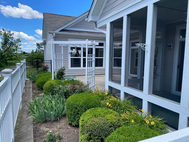 16605 S Fox Run Circle, Plainfield, IL 60586