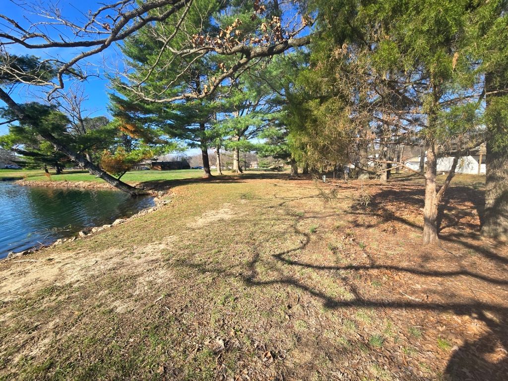 Image 1 of property listing at 000 Fox Creek, Mt Vernon, IL 62864