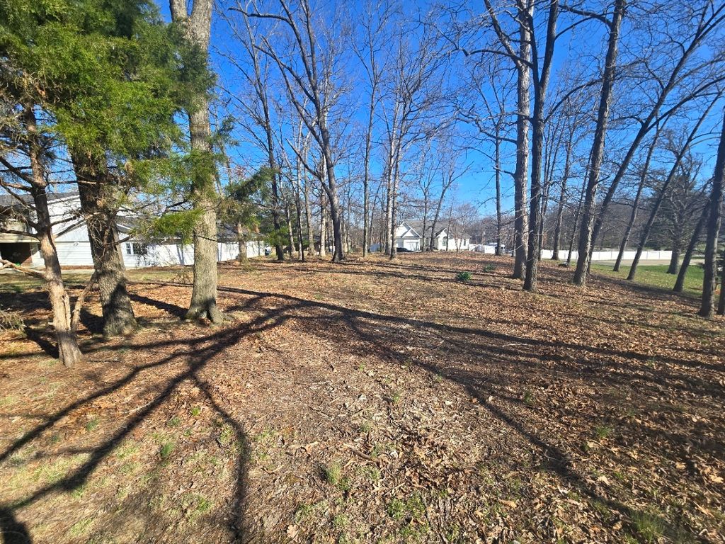 Image 9 of property listing at 000 Fox Creek, Mt Vernon, IL 62864