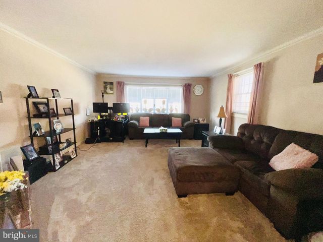 2913 GUILFORD ST, Philadelphia, PA 19152