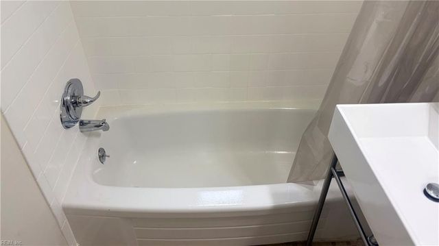 122 D View Ave Apt 3, Norfolk, VA 23503