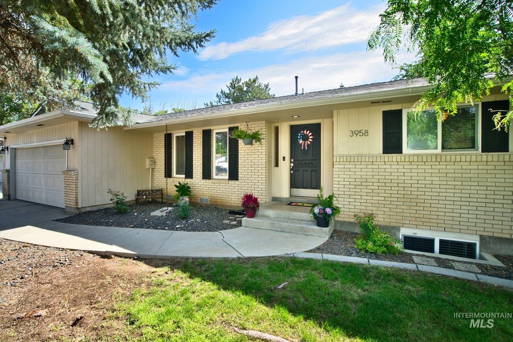 3958 N Bryson Way, Boise, ID 83713