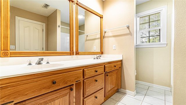 5667 Country Ridge, Fayetteville, AR 72701