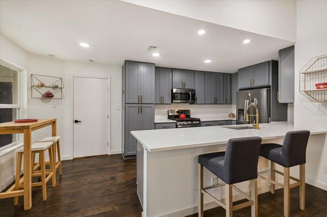 11009 Hillside Oak LN, Austin, TX 78750