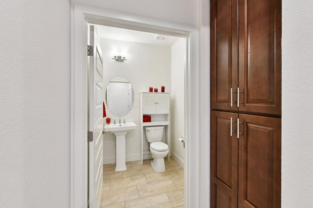 8536 Avelin Pl, El Dorado Hills, CA 95762