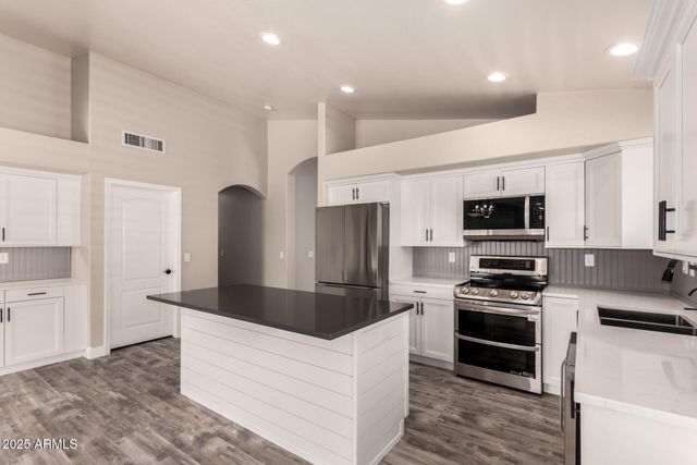 21977 N VAN LOO Drive, Maricopa, AZ 85138