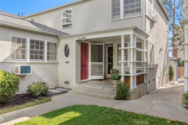 10366 Ashton Avenue, Los Angeles, CA 90024