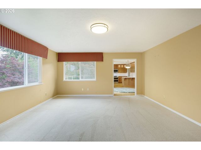 18735 Nw IDANHA St, Portland, OR 97229