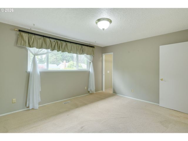 18735 Nw IDANHA St, Portland, OR 97229