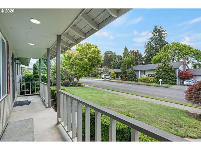 18735 Nw IDANHA St, Portland, OR 97229