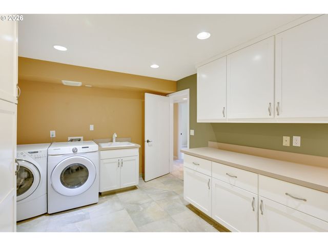 18735 Nw IDANHA St, Portland, OR 97229