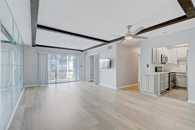 3020 NE 16th Ave 306, Oakland Park, FL 33334