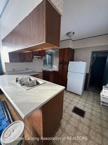 429 N Clinton Street, Charlotte, MI 48813