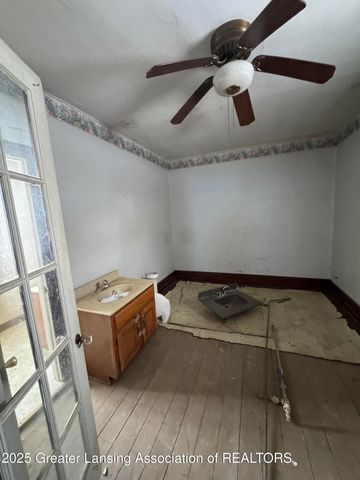 429 N Clinton Street, Charlotte, MI 48813