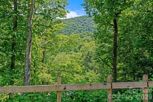 62 Robin Lane, Waynesville, NC 28786