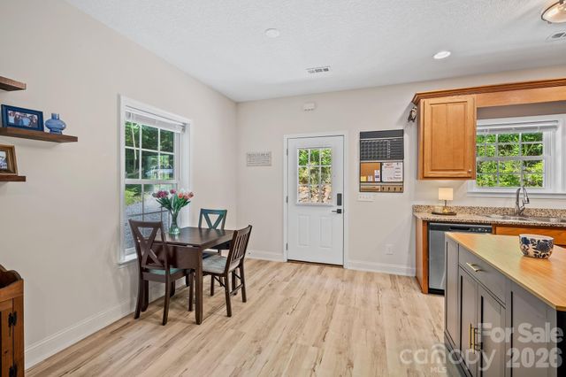 62 Robin Lane, Waynesville, NC 28786