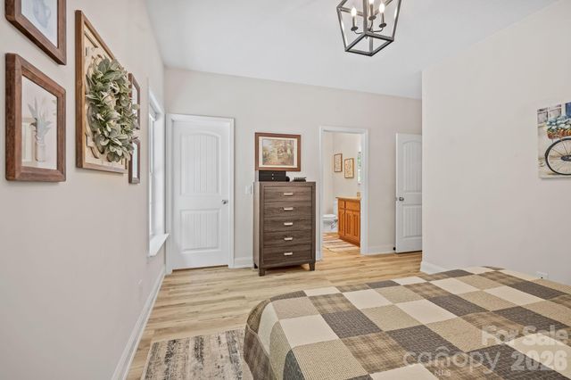 62 Robin Lane, Waynesville, NC 28786