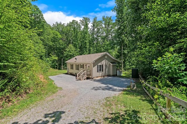 62 Robin Lane, Waynesville, NC 28786