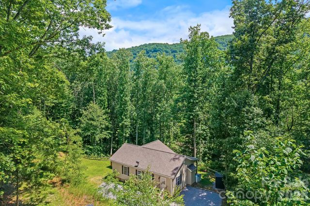62 Robin Lane, Waynesville, NC 28786