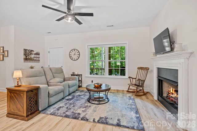 62 Robin Lane, Waynesville, NC 28786