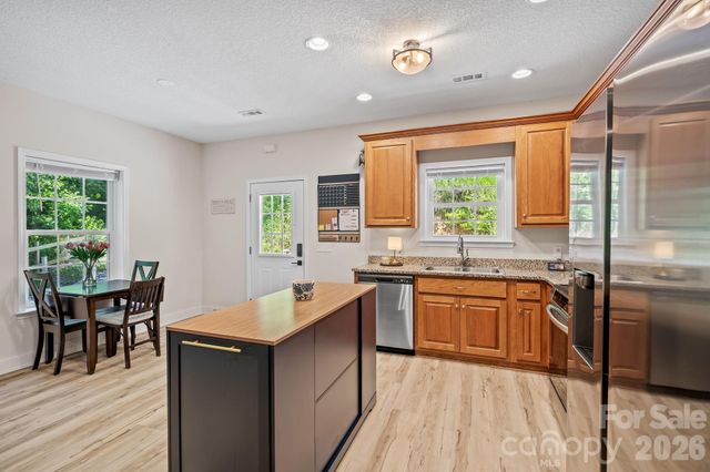 62 Robin Lane, Waynesville, NC 28786