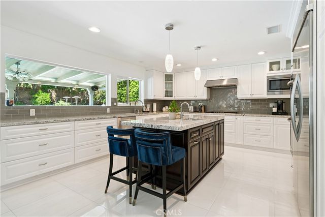 19523 Ballinger Street, Northridge, CA 91324