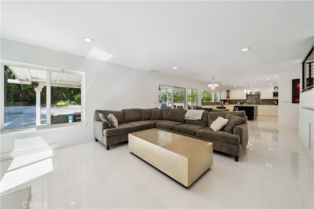 19523 Ballinger Street, Northridge, CA 91324