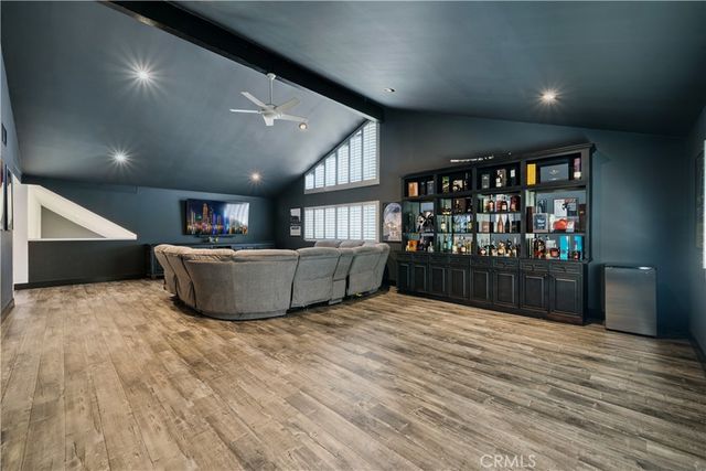 19523 Ballinger Street, Northridge, CA 91324