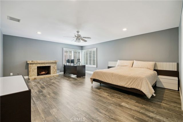 19523 Ballinger Street, Northridge, CA 91324