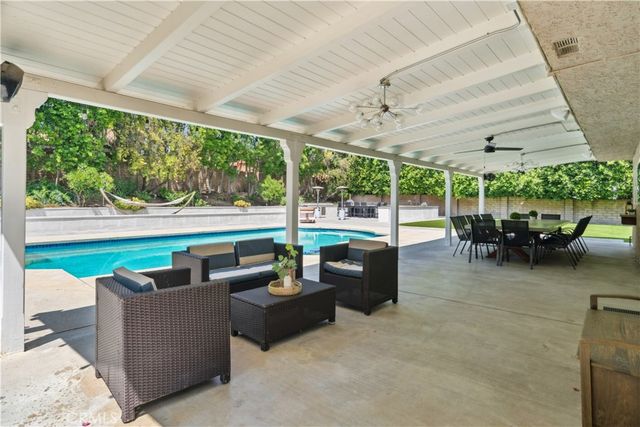 19523 Ballinger Street, Northridge, CA 91324