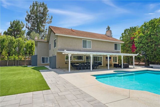 19523 Ballinger Street, Northridge, CA 91324