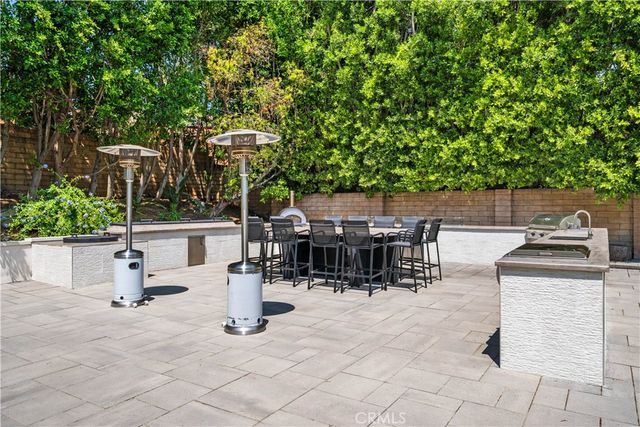 19523 Ballinger Street, Northridge, CA 91324