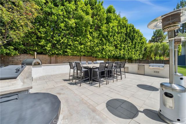 19523 Ballinger Street, Northridge, CA 91324