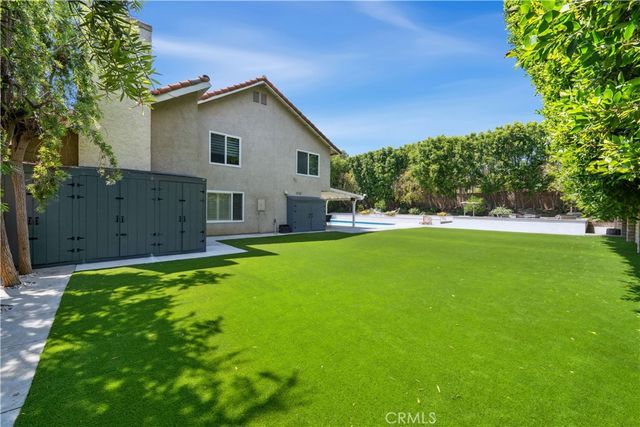 19523 Ballinger Street, Northridge, CA 91324