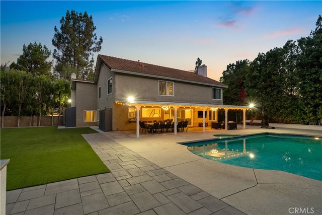 19523 Ballinger Street, Northridge, CA 91324
