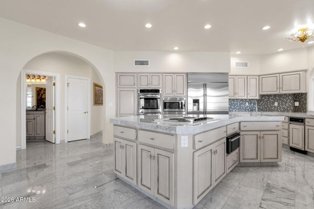 16640 E GREENBRIER Lane, Fountain Hills, AZ 85268