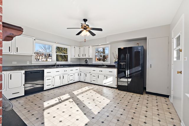 13 Riegel Oaks Lane, Homewood, IL 60430