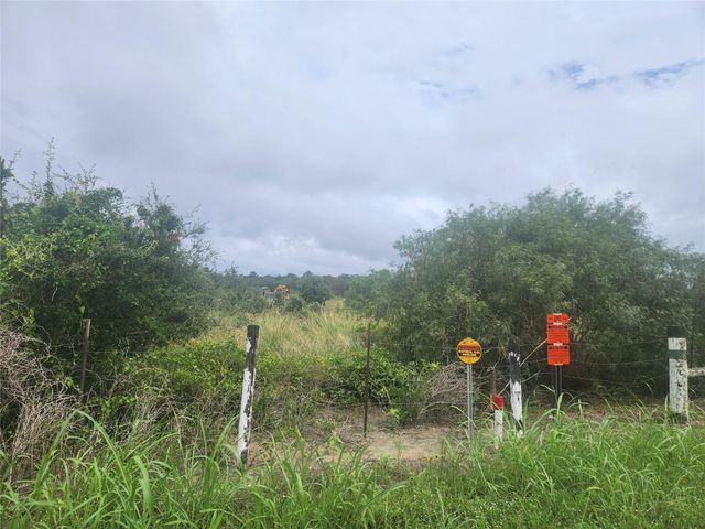 7600 Race Track Road, La Grange, TX 78945