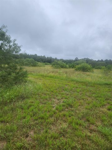 7600 Race Track Road, La Grange, TX 78945