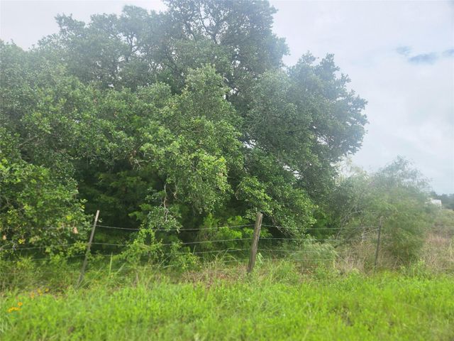 7600 Race Track Road, La Grange, TX 78945