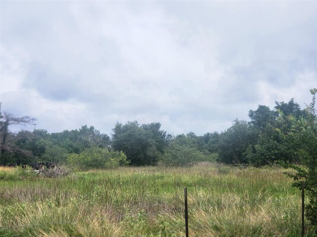 7600 Race Track Road, La Grange, TX 78945