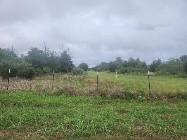 7600 Race Track Road, La Grange, TX 78945