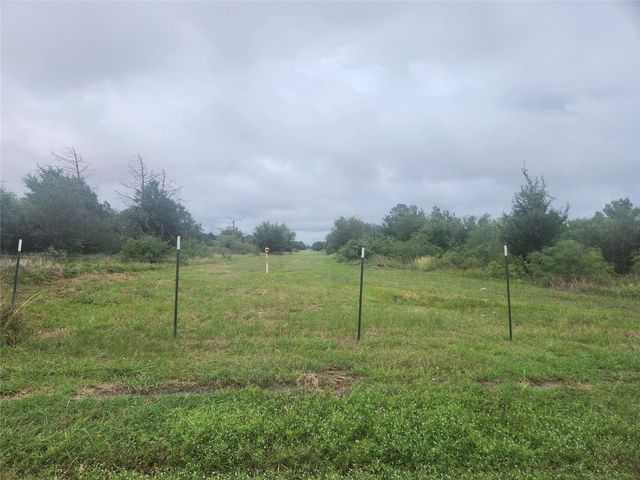 7600 Race Track Road, La Grange, TX 78945