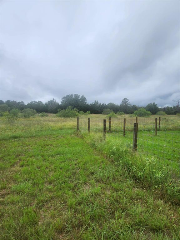 7600 Race Track Road, La Grange, TX 78945