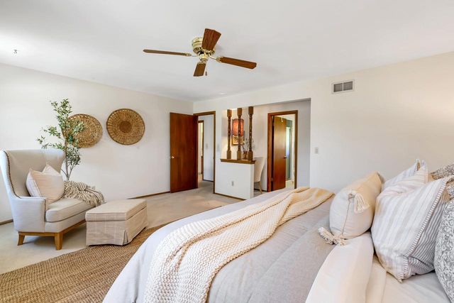 18120 Le Chateau DRIVE, Brookfield, WI 53045