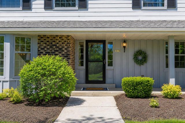 18120 Le Chateau DRIVE, Brookfield, WI 53045