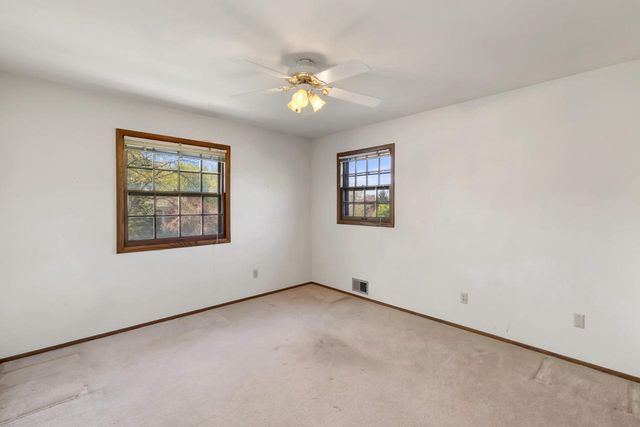 18120 Le Chateau DRIVE, Brookfield, WI 53045